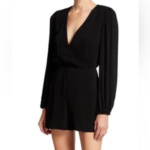 ALICE + OLIVIA Sinclair Puff-Sleeve V-Neck Romper Black size 6 small NWT